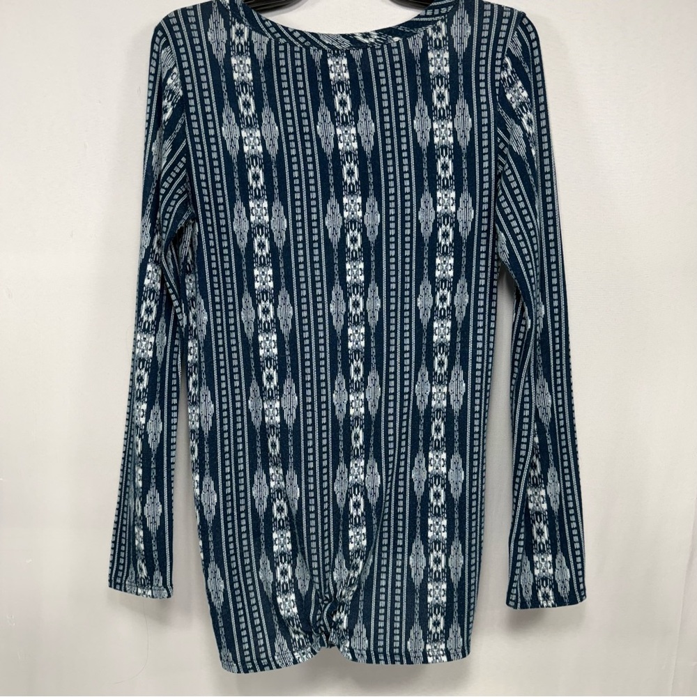 Tribal Geometric Papermoon Stitch Fix Blue White Knot Front Top M Medium - Picture 3 of 8
